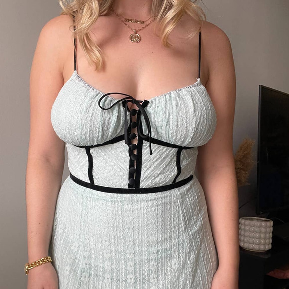 Urban Outfitters Silvana Lace Mini Dress - Picture 2 of 5